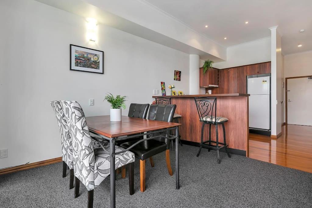 Spacious One Bedroom Apartment On Princes Wharf Auckland Buitenkant foto